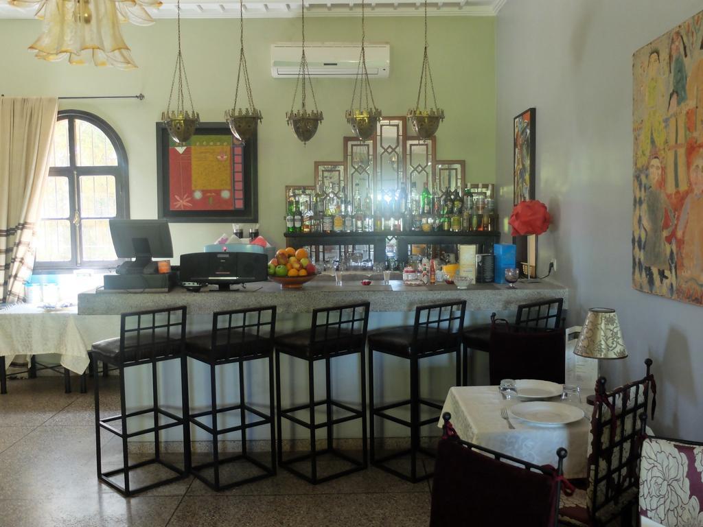 Les Cypres Bed & Breakfast เอลจาดิด้า ภายนอก รูปภาพ