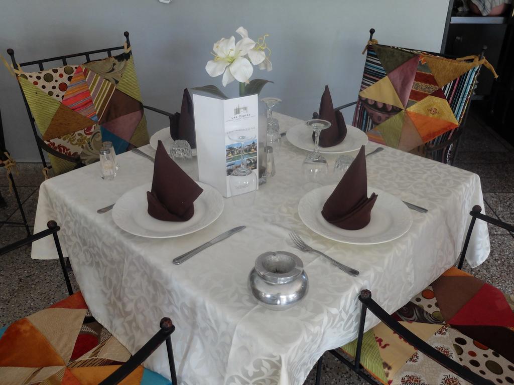 Les Cypres Bed & Breakfast เอลจาดิด้า ภายนอก รูปภาพ
