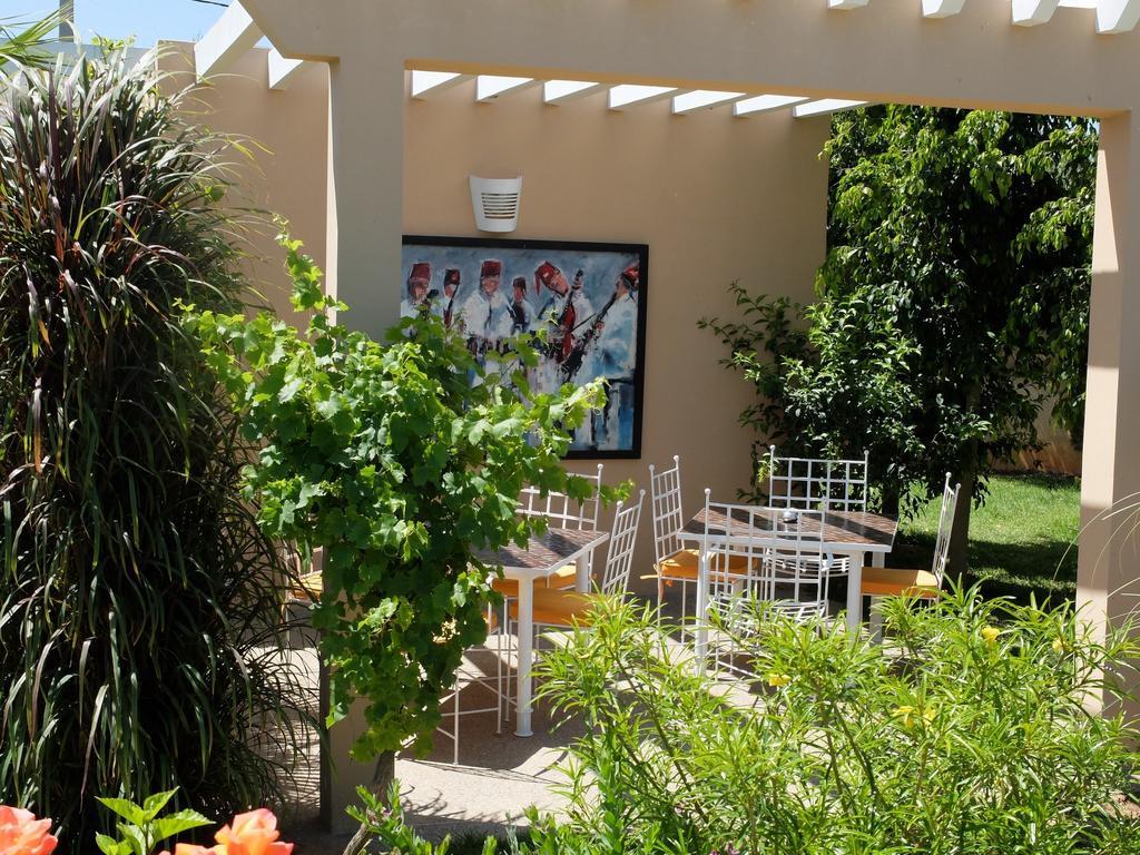 Les Cypres Bed & Breakfast เอลจาดิด้า ภายนอก รูปภาพ