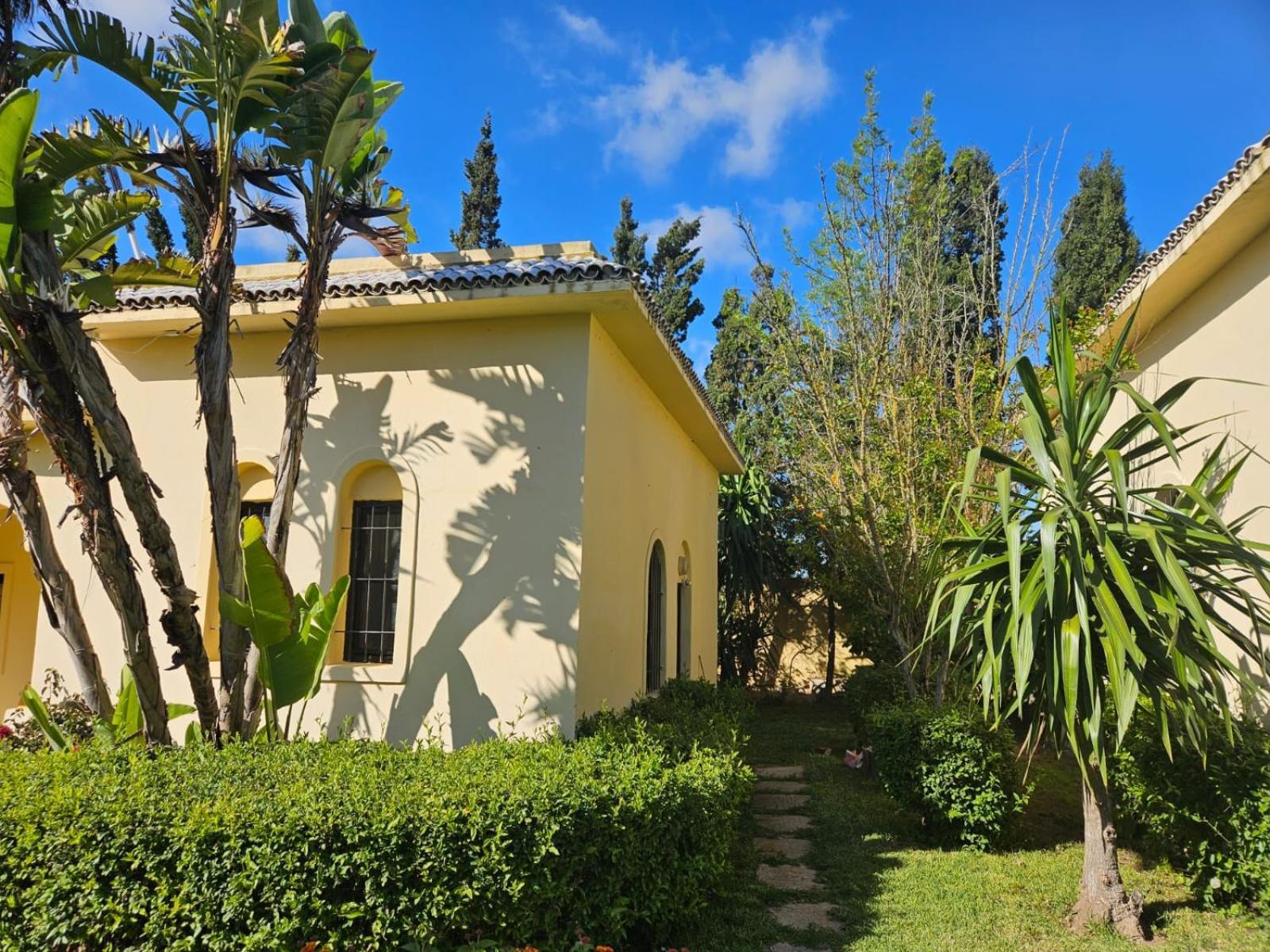 Les Cypres Bed & Breakfast เอลจาดิด้า ภายนอก รูปภาพ